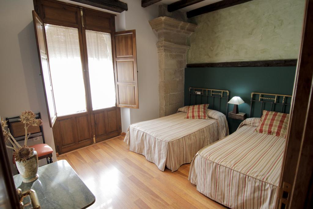 Vivienda Turistica Yamaries Hotel Ubeda  Exterior photo