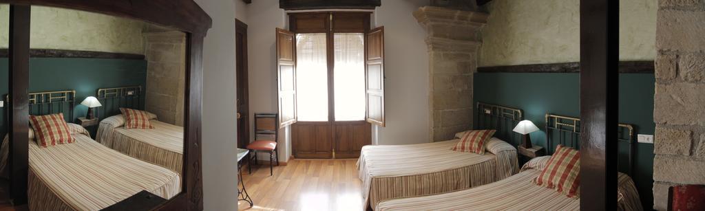 Vivienda Turistica Yamaries Hotel Ubeda  Exterior photo